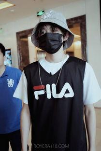 王源戴帽子的帅气照片,帅气魅力难以抵挡